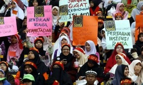 Muslim Malaysia berunjuk rasa menentang pemurtadan yang marak di negera itu.