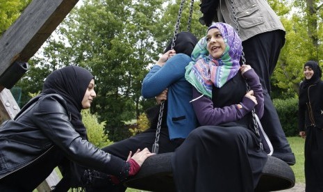 Cara Muslim Inggris Hadapi Ramadhan di Tengah Lockdown. Muslim muda Inggris.