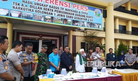 Musnahkan Dua Kilogram Sabu, Polda Banten Ungkap Pengedar Sabu Jaringan  Internasional Kelompok Pakistan. Polda Banten saat menggelar kegiatan Press  Conference di Mapolda Banten, Senin (15/4). 