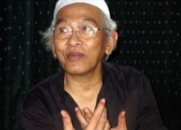 Mustofa Bisri, ulama yang akrab dipanggil Gus Mus-