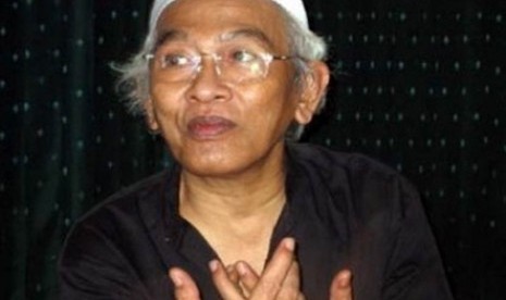 Mustofa Bisri, ulama yang akrab dipanggil Gus Mus-