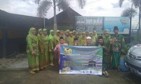 Naja Travel dan Muslimat NU Kecamatan Bantarbolang, Pemalang, Jawa Tengah.