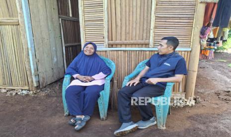 Napsia seorang ibu rumah tangga mantan guru honorer yang digaji Rp 200.000 per bulan di Dusun Oli Lama, Desa Wakal, Kecamatan Leihitu, Kabupaten Maluku Tengah, Maluku, Selasa (15/4/2025)