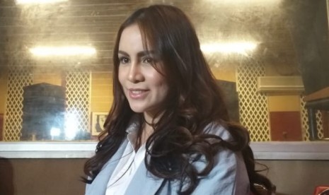 Narova Morina Sinaga atau Momo eks vokalis Geisha.