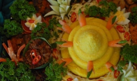 Nasi tumpeng, salah satu dari 30 makanan ikonik Indonesia