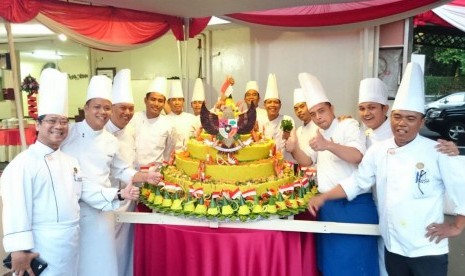 Nasi tumpeng terbesar di dunia siap memecahkan Guiness Book Record di Paviliun Indonesia di Milan Expo pada Senin (17/8).