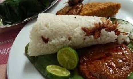 Nasi uduk kebon kacang.