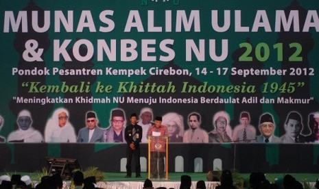 National Convention of Nahdlatul Ulama opens in Pesantren Kempek, Cirebon, West Java. The suggestion of death sentence for corruptor emerges on Sunday meeting.  