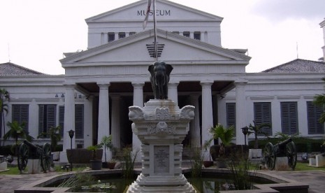 National Museum of Indonesia is populary known as Museum Gadjah in Jakarta, because of a big elephant statue in the entrance. At least four artifacts are reported missing last week. (illustration)