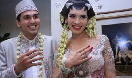 Navies Abdullah Naif dan Carrisa Putri