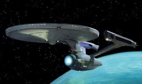 NCC-1701-A dari film Star Trek.