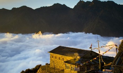 Negeri di atas awan (ilustrasi)