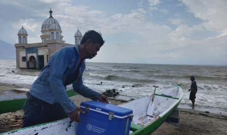 Nelayan Donggala dan Palu menerima bantuan dari FAO.