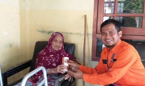 Nenek Uziya salah satu penerima bantuan kornet Superqurban Rumah Zakat 