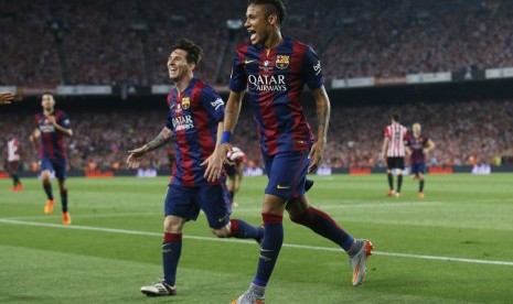 Neymar melakukan selebrasi bersama Lionel Messi setelah mencetak gol ke gawang Athletic Bilbao