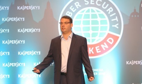 Nicolas Collery, Information Security Operations Officer di Bank DBS, memberikan gambaran tentang kejahatan siber dari perspektif organisasi keuangan di Kaspersky Lab Cyber Security Weekend, di Jimbaran Bali.