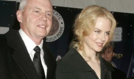 Nicole Kidman bersama ayahnya, Antony Kidman