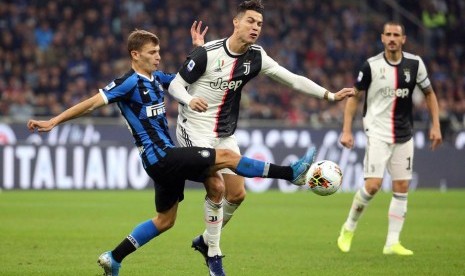 Nicolo Barella  dan Cristiano Ronaldo