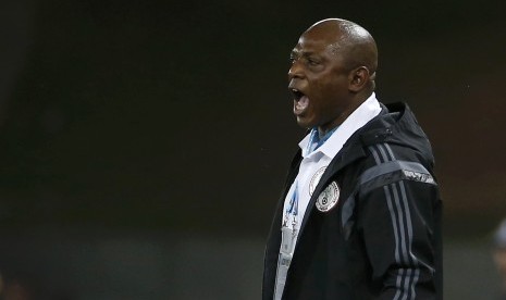 Nigeria's coach Stephen Keshi shouts during their 2014 World Cup Group F soccer match against Bosnia at the Pantanal arena in Cuiaba June 21, 2014.