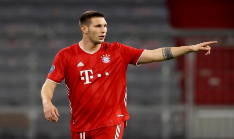 Bek Bayern Muenchen Niklas Sule jadi incaran Barcelona. 