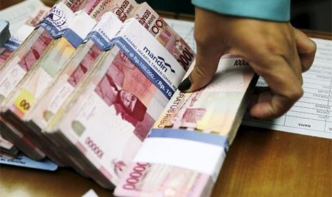 Nilai tukar rupiah terhadap dolar AS terus melemah di angka Rp 14.160.