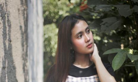 Nina Herawati, model  cantik yang memilih kuliah di UBSI.