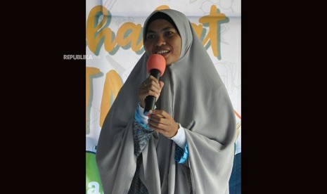 Nindira Aryudhani, Relawan Opini dan Media, Kampung Inggris, Pare, Kediri, Jawa Timur 