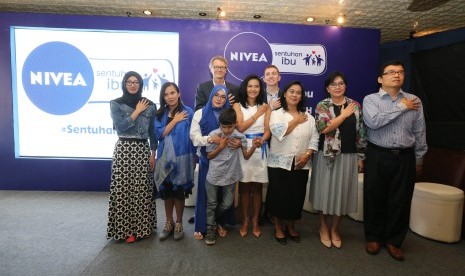 Nivea menggelar Kampanye Peduli pada Ibu dari anak-anak disabilitas