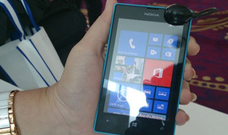 Nokia Lumia 520 menggunakan baterai berkapasitas 1430 mAh dan konektivitas bluetooth 3.0, micro USB, dan WiFi.