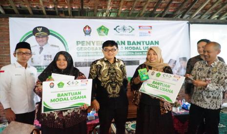 NU Care-LAZISNU PBNU bekerja sama dengan PT Indomarco Prismatama (Indomaret) dalam program Sedekah Peduli Kemanusiaan menyerahkan bantuan usaha kepada para pelaku UMKM yang berada di Jawa Tengah. 