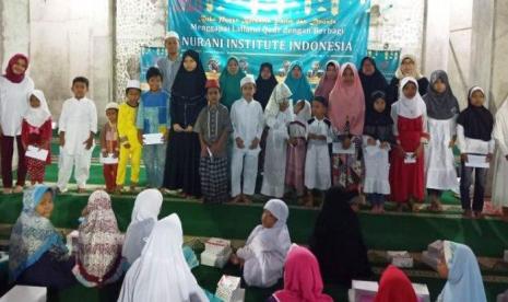 Nurani Institute Indonesia menyantuni anak-anak yatim dalam rangka bulan Ramadhan.