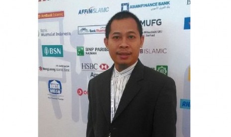 NURIZAL ISMAIL, Direktur Pusat Studi Kitab Klasik Islami STEI Tazkia & Peneliti ISEFID.