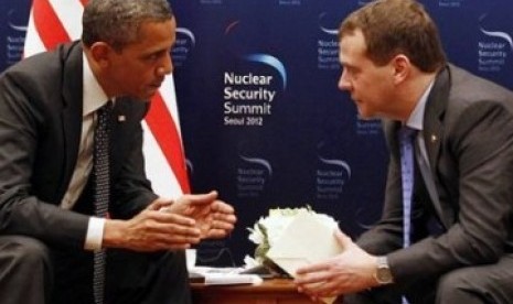 Obama-Medvedev di KTT Kemanan Nuklir