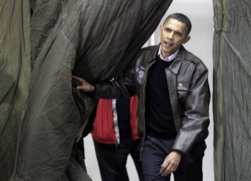 Obama di Pangkalan Udara Bagram, Afghanistan