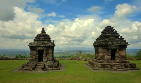 Objek wisata Candi Ijo di komplek candi Prambanan, Sleman Yogyakarta