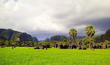 Objek Wisata Rammang-Rammang.