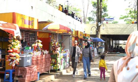 Objek wisata Situ Bagendit di Kecamatan Banyuresmi, Kabupaten Garut. 