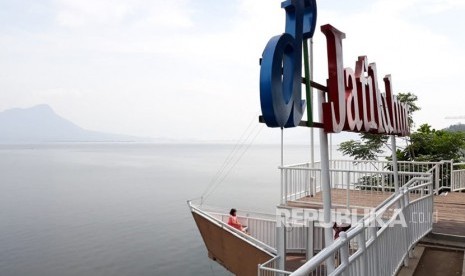 Objek wisata Waduk Jatiluhur, masih menjadi destinasi favorit selama libur lebaran dan sekolah. 