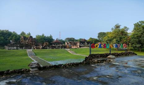 Obyek wisata Goa Sunyaragi, Kota Cirebon bersiap menyambut kedatangan pengunjung pada masa liburan sekolah.  