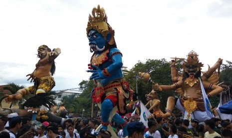 Ogoh-Ogoh. Parade Ogoh-Ogoh di kawasan Cakranegara, Kota Mataram, NTB, Rabu (6/3).