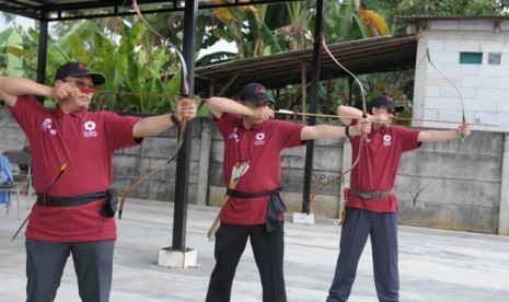 olahraga memanah juga sebagai ajang pembinaan sekaligus menggiatkan panahan tradisional yang merupakan warisan budaya bangsa Indonesia. 