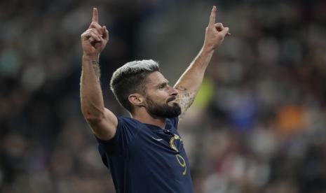  Olivier Giroud dari Prancis 