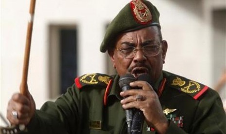 Omar Al-Bashir. Sudan menemukan kuburan massal berisi 28 jenazah perwira yang dieksekusi diduga korban rezim Bashir. Ilustrasi.