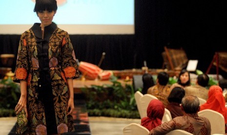 One of batik collections by the late designer, Iwan Tirta. (file photo)