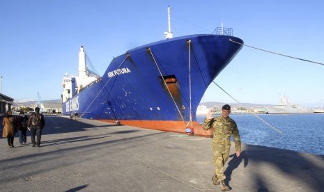 One of two cargo ships intended to take part in a Danish-Norwegian mission to transport chemical agents out of Syria docks in Limassol, December 14, 2013. (File photo)