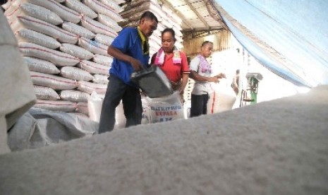 Orang yang puasa hendaknya memperhatikan gizi pada saat berbuka dan sahur.