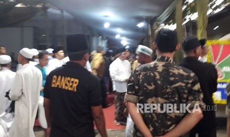 Organisasi Barisan Ansor Nahdlatul Ulama atau Banser NU turun tangan untuk mengawal Haul almarhum KH Abdurrahman Wahid (Gus Dur) di kediamannya, Jalan Munawaroh II, Ciganjur, Jakarta Selatan, Jumat (22/12). 