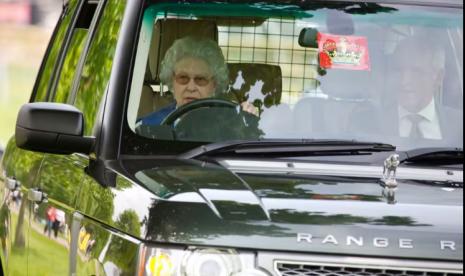 Ornamen baru terpasang di mobil Ratu Elisabeth II.