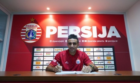 Otavio Dutra pindah dari Persebaya ke Persija Jakarta.