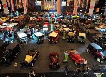 Otoblitz International Classic Car Show (OICC Show) ke-5 hari terakhir di JIExpo Kemayoran, Jakarta, Ahad (18/12).  (Republika/Wihdan Hidayat)